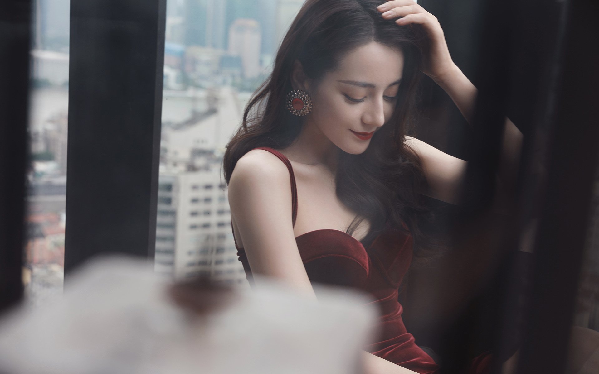 巴塞罗那后卫发表言论备受批评，球迷情绪波动，巴塞罗那后场